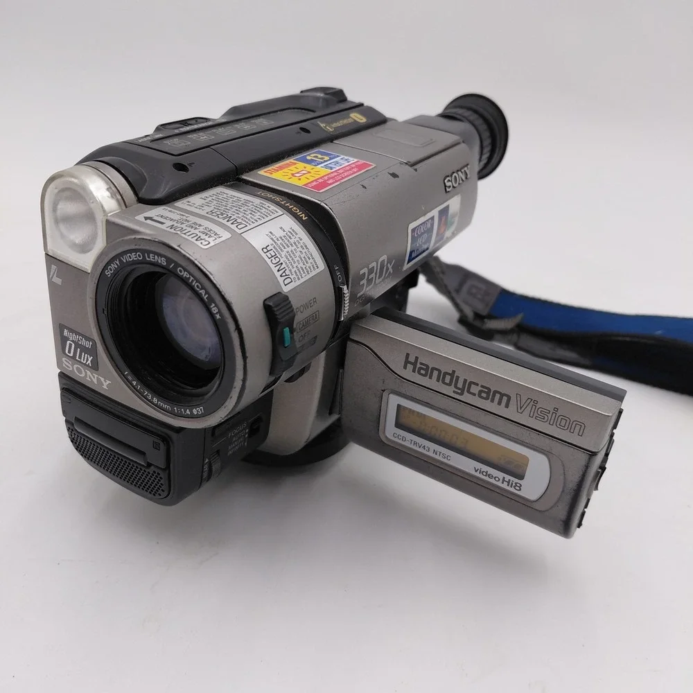 Sony Handycam CCD-TRV43 Vision Video8 Camcorder Nightshot READ Needs New Battery